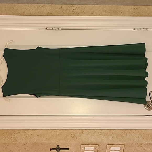 SOLD-DO NOT PURCHASE-Ann Taylor Petite V Neck Midi Dress NWT Forest Green SP - Picture 6 of 11